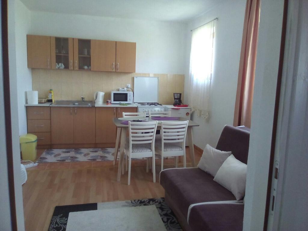 Apartman Jezerce 71 Apartment Екстериор снимка