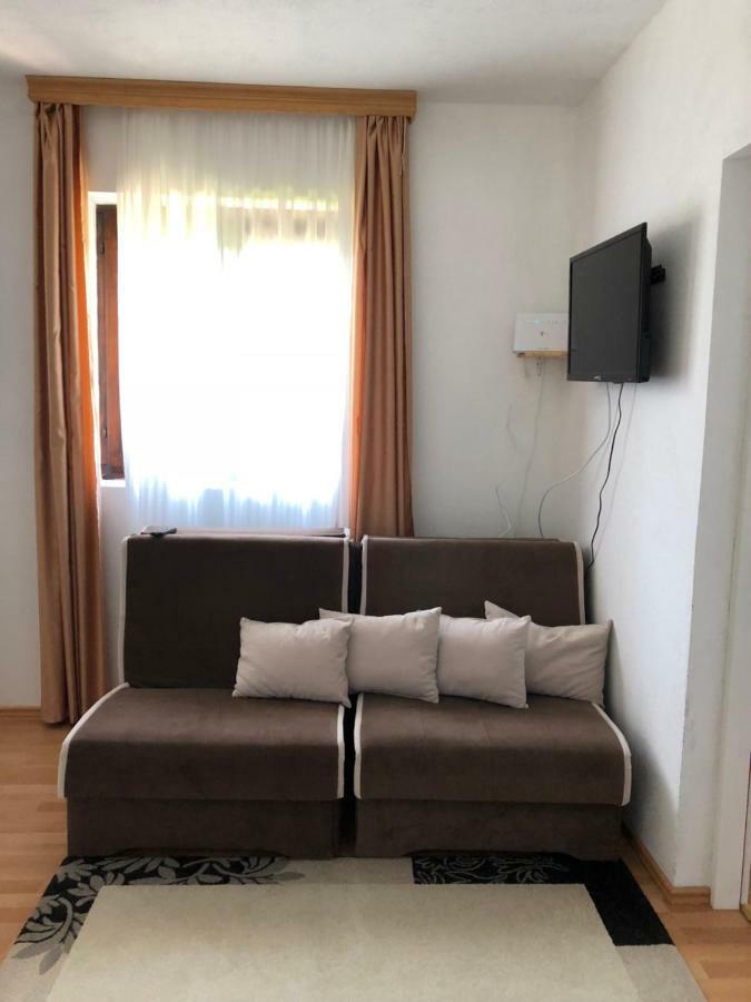 Apartman Jezerce 71 Apartment Екстериор снимка